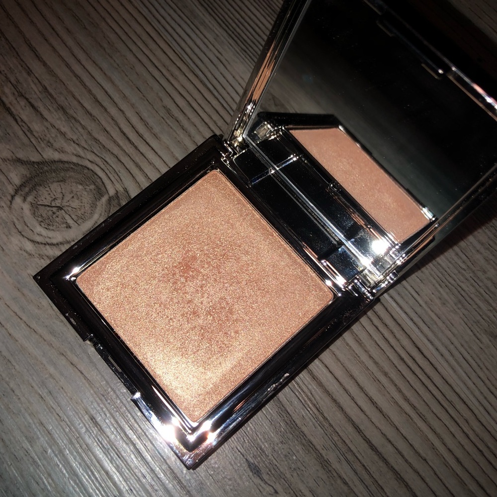 Jouer Cosmetics Powder Highlighter